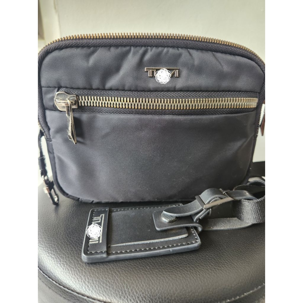 PL T*MI SLING BLACK EMBOS TUMI NO DEFECT+GANTUNGAN