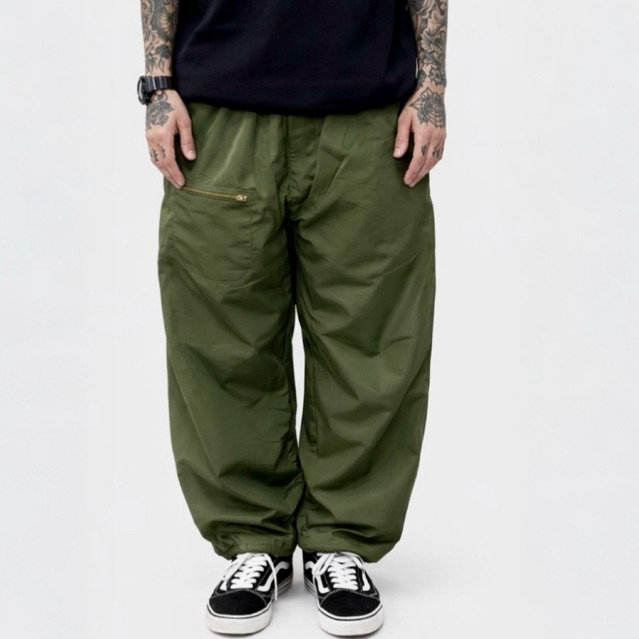 Celana Panjang Pria Baggy Unisex Streetwear – CRROWNNSDM