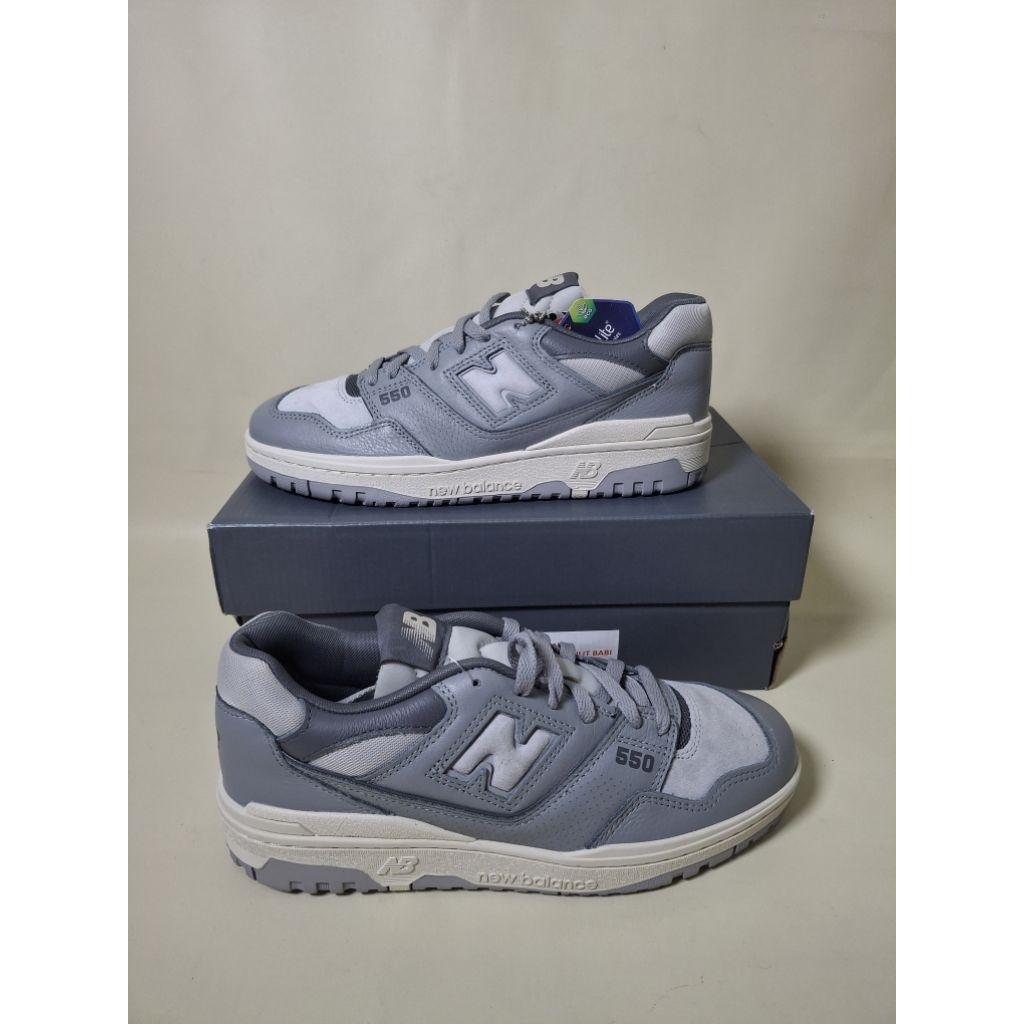SEPATU CASUAL NB 550 GREY