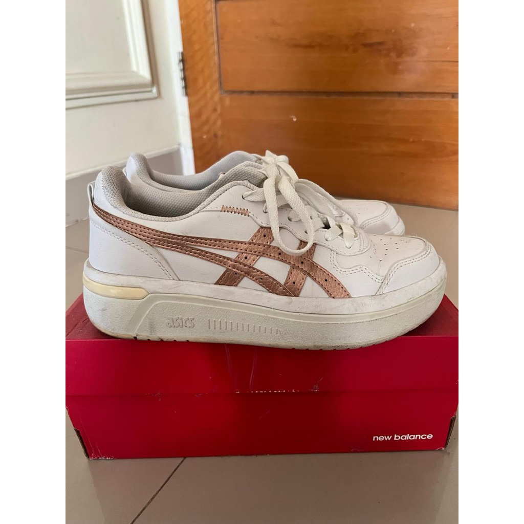 [PRELOVED] SEPATU ASICS WOMAN  UK. 39