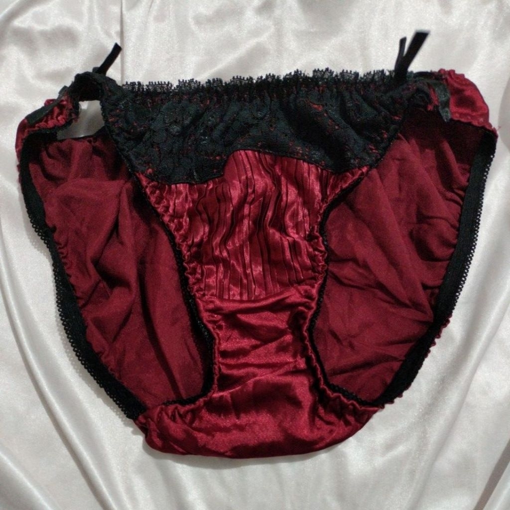 CD satin size M SILKY SHINY RED