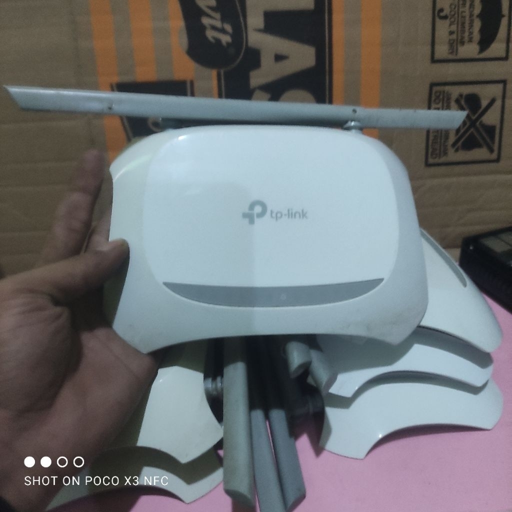 tp link wr840 lampu 5 dan EN020-F5
300Mbps