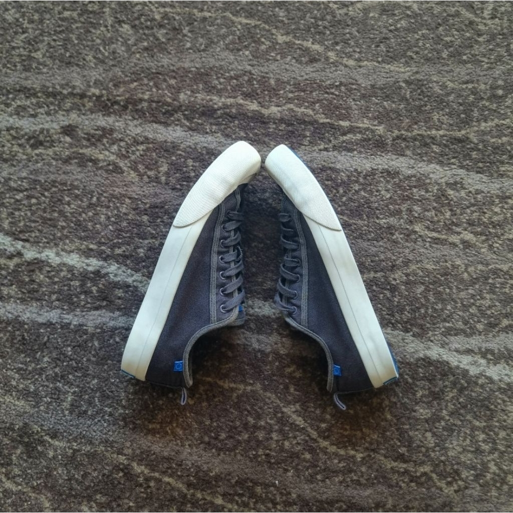 Sepatu Beyond The Vines