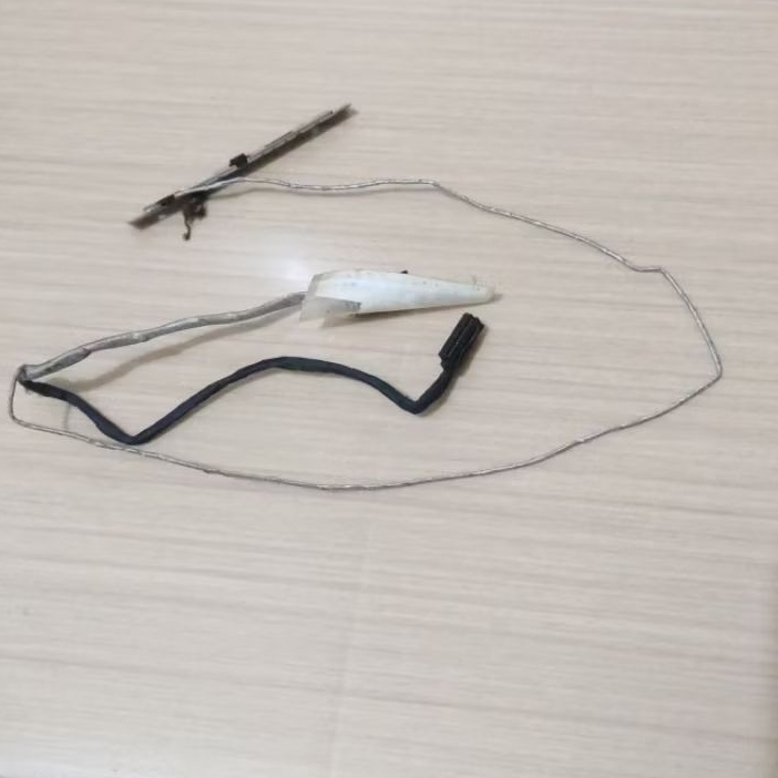 kabel Fleksibel lcd laptop Lenovo G400s bekas normal