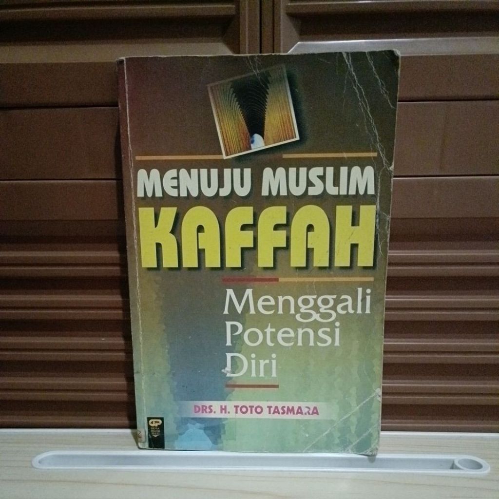 Buku Original- Menuju Muslim Kaffah oleh Toto Tasmara