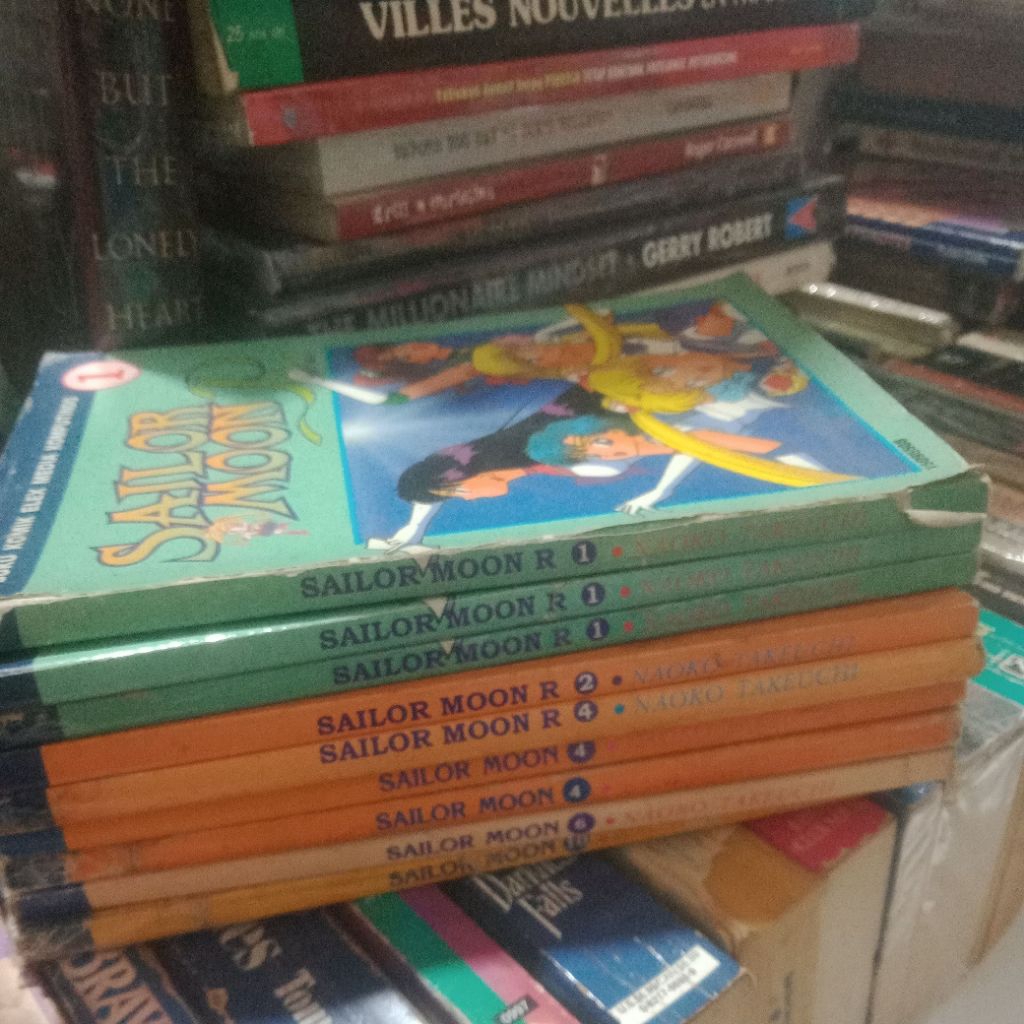 komik sailor moon cabutan volume 4,6