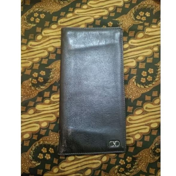 dompet preloved branded salvatore* ferragamo* authentic
