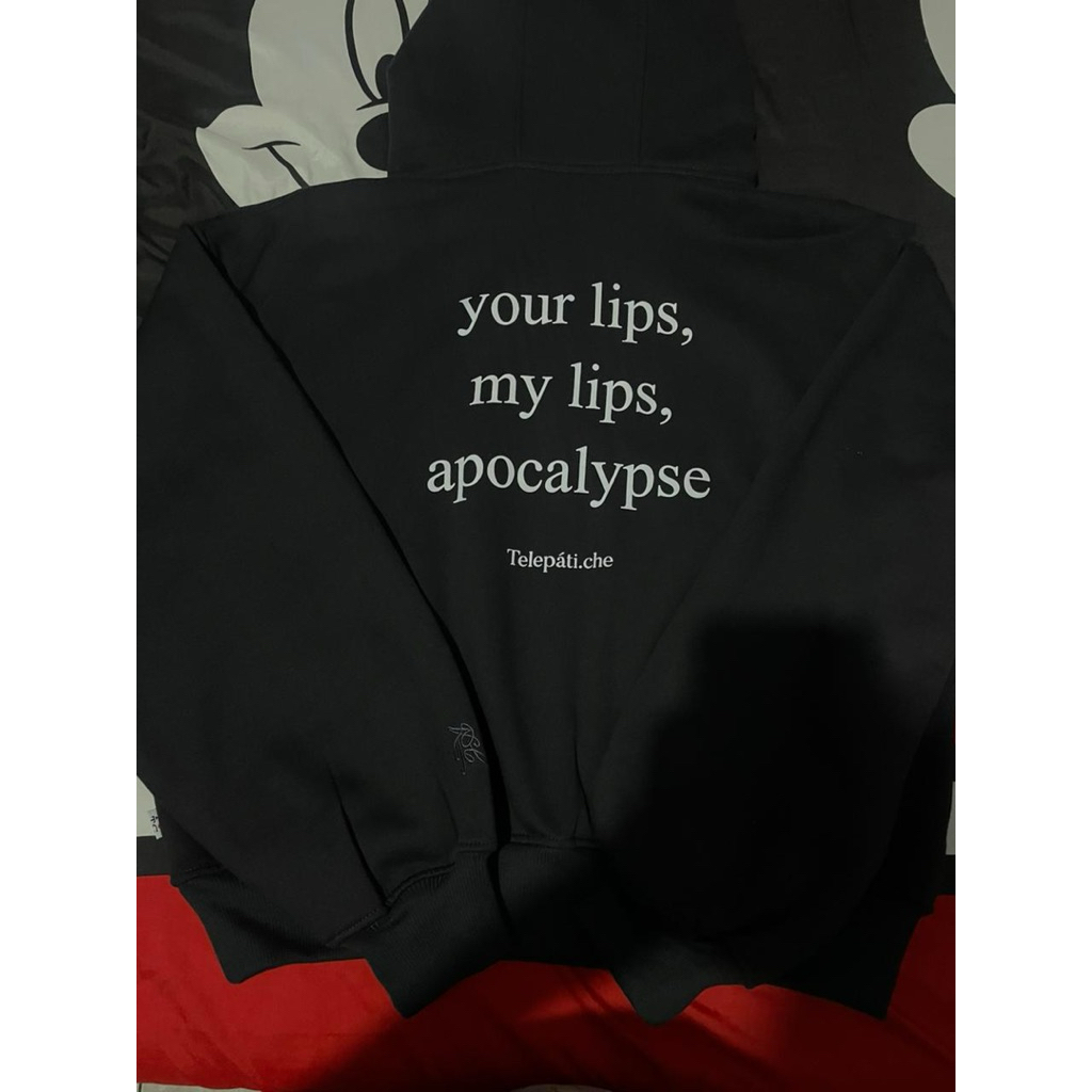 Hoodie Telepati Kiss Me