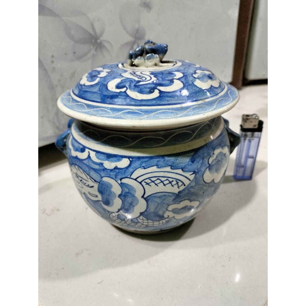 Guci antik naga china keramik temuan