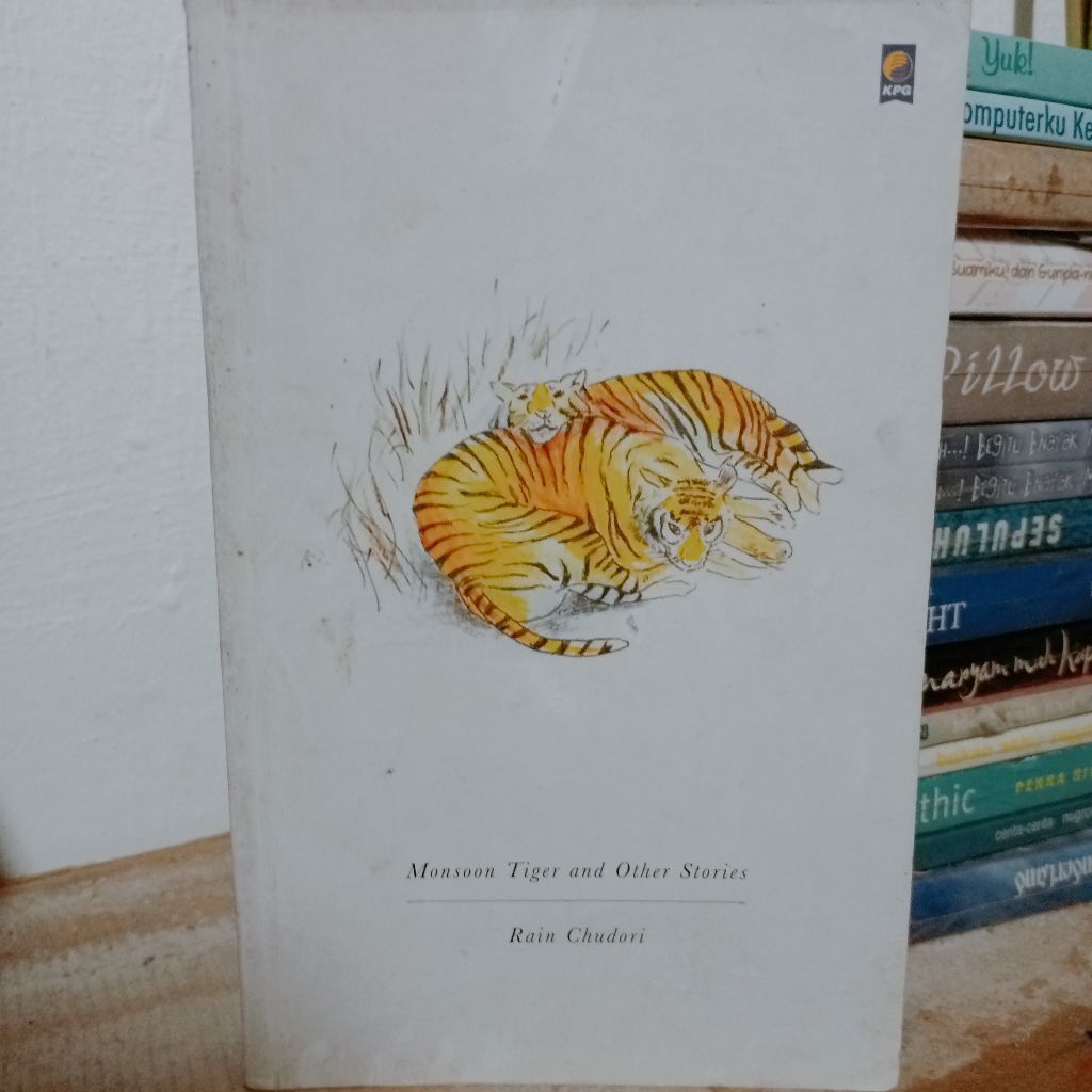 Buku Monsoon Tiger and Other Stories. ORIGINAL.