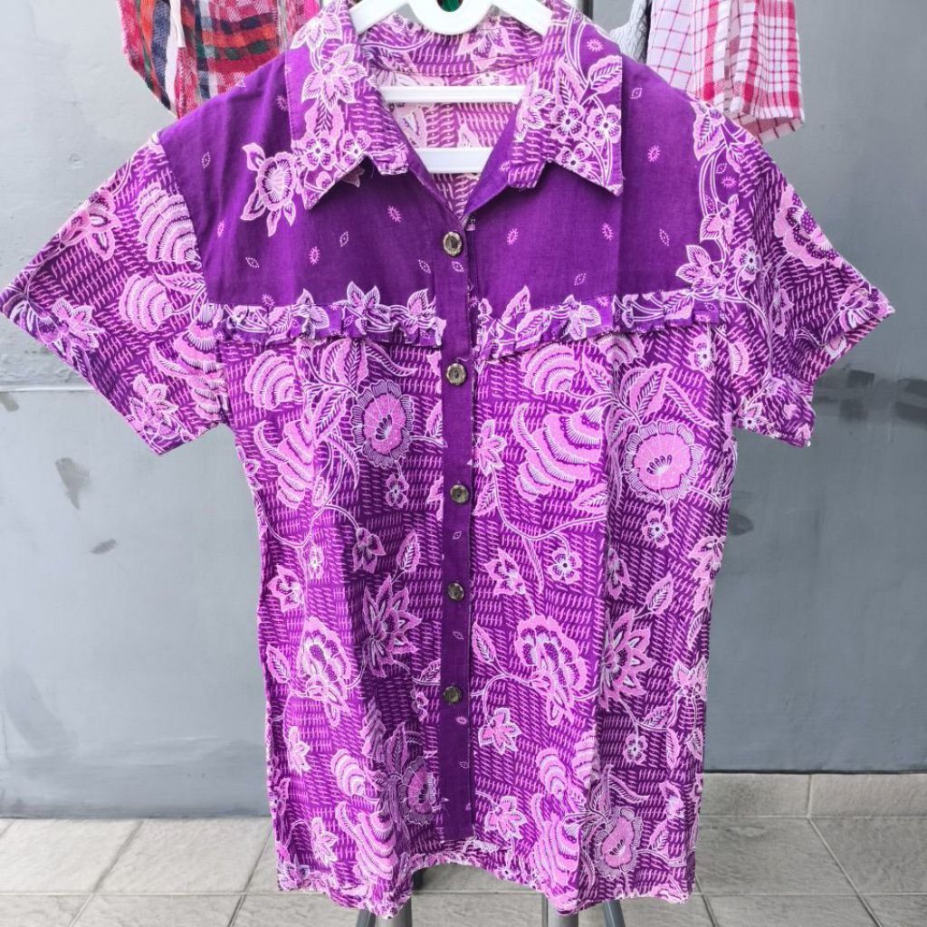 PRELOVED KEMEJA BATIK ATASAN WANITA UNGU BUNGA
