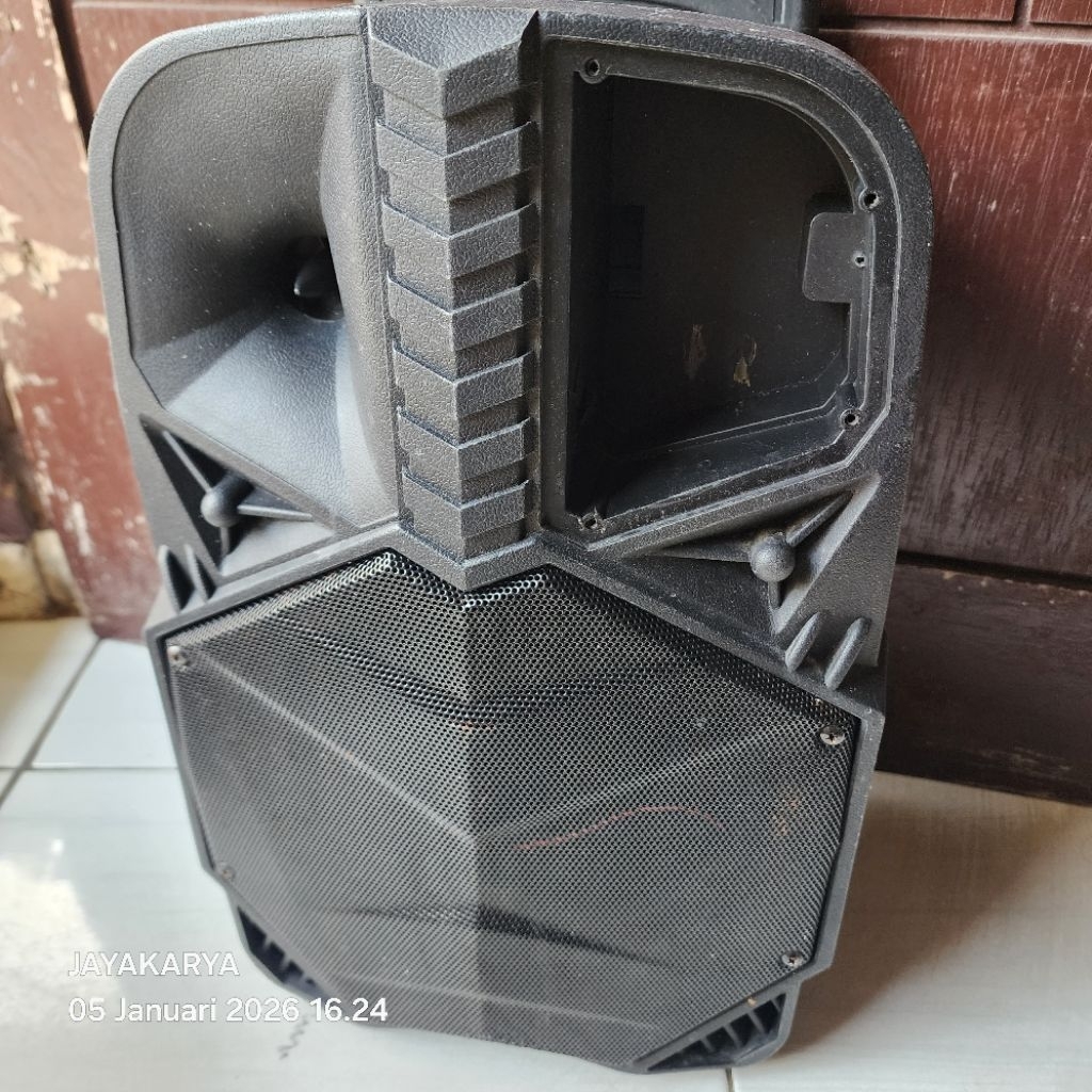 Box speaker 8 inch portable bekas Boks spekaer 8 inch portable bekas baca deskripsi