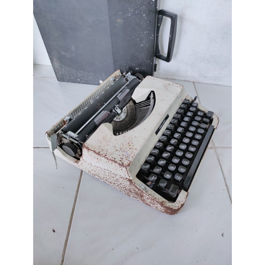 Mesin Tik antik Columbia mede in Japan berfungsi normal alat ketik jadul body besi vintage rustic di