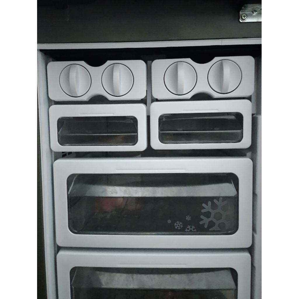 Rak Es Lemari SHARP SJ-IF85PB SJ-IF90PB