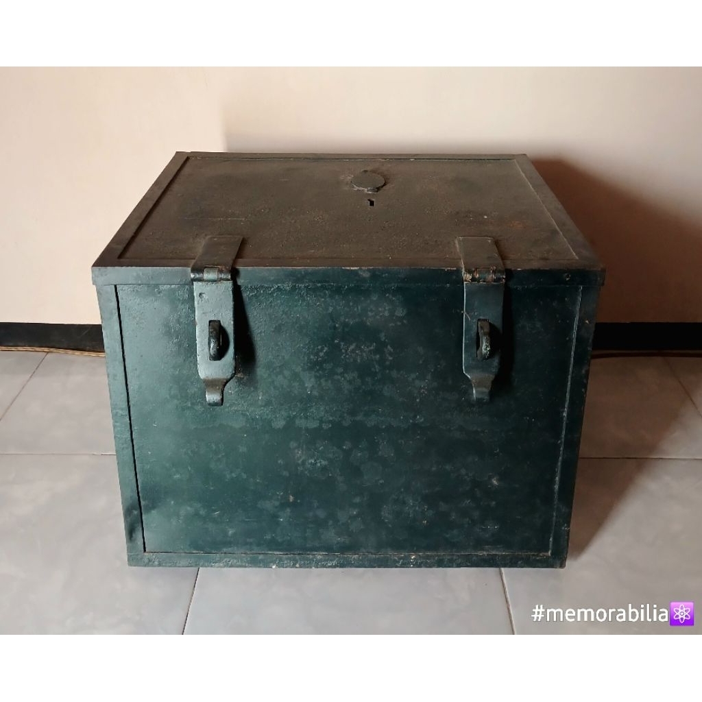 Peti Besi Tua Eropa 25000 Gulden VIANEN ZUIDHOLLAND Tahun 1897