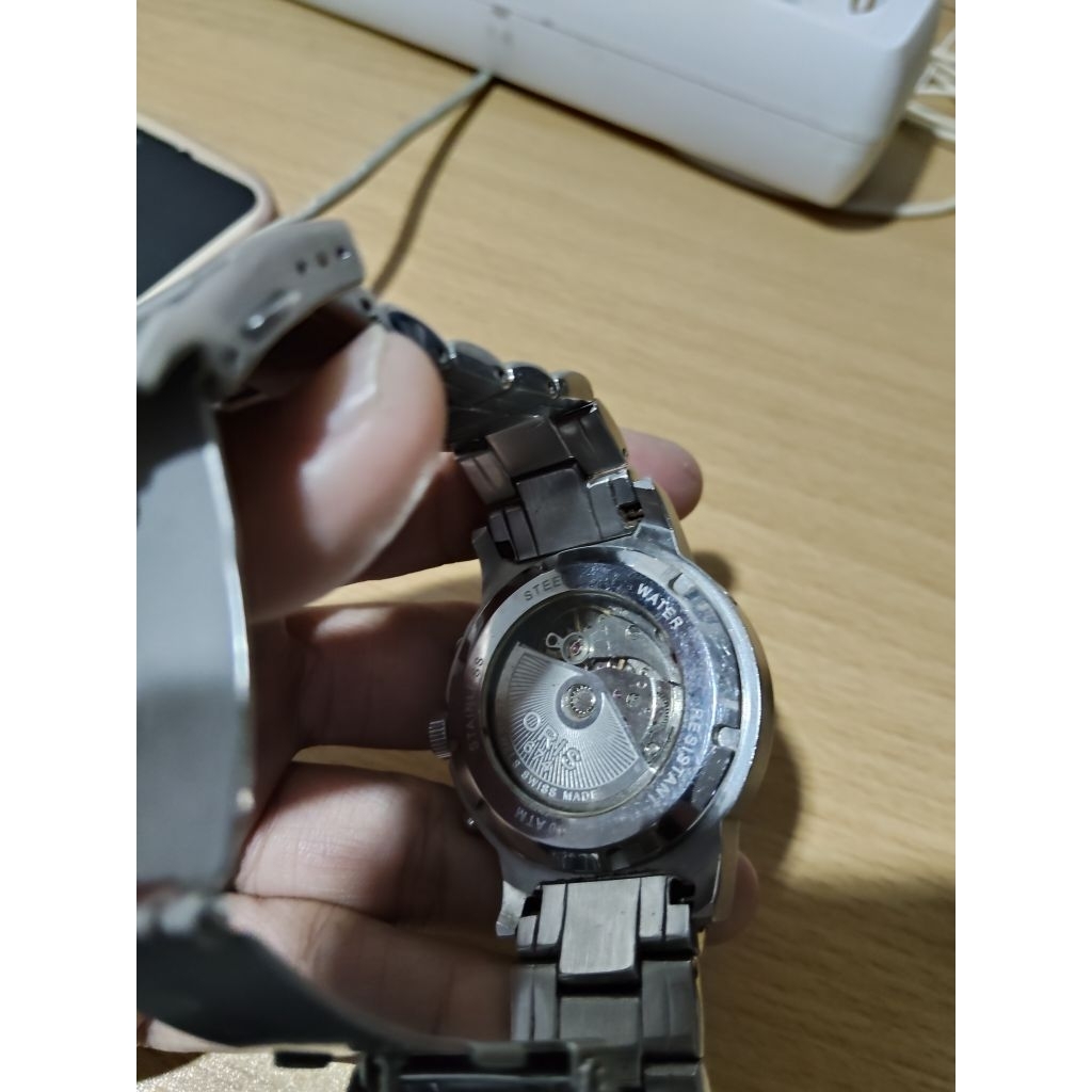 jam ORIS outomatic 674