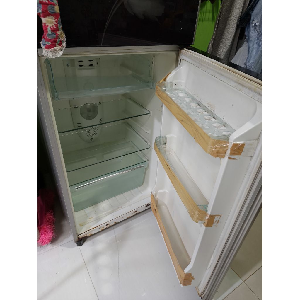 KULKAS POLYTRON 2 PINTU SECOND / BEKAS / THRIFT