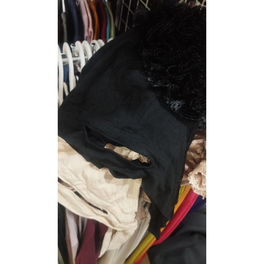 ciput cepol bolong telinga