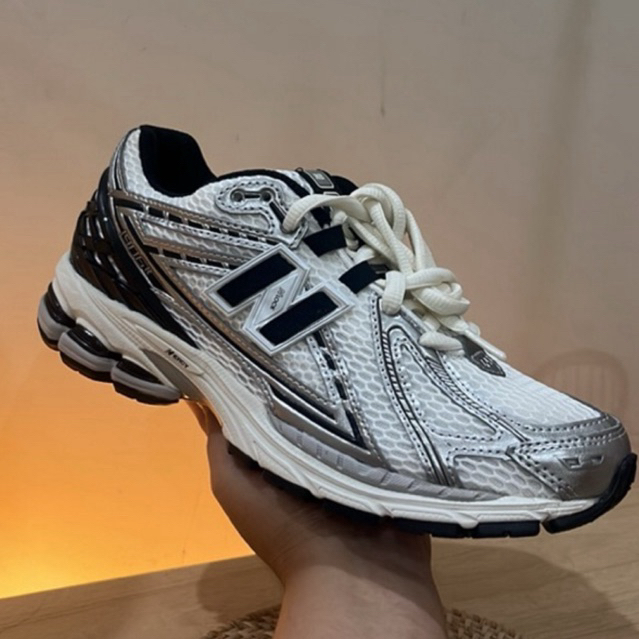 NEW BALANCE ORIGINAL – 100% AUTHENTIC