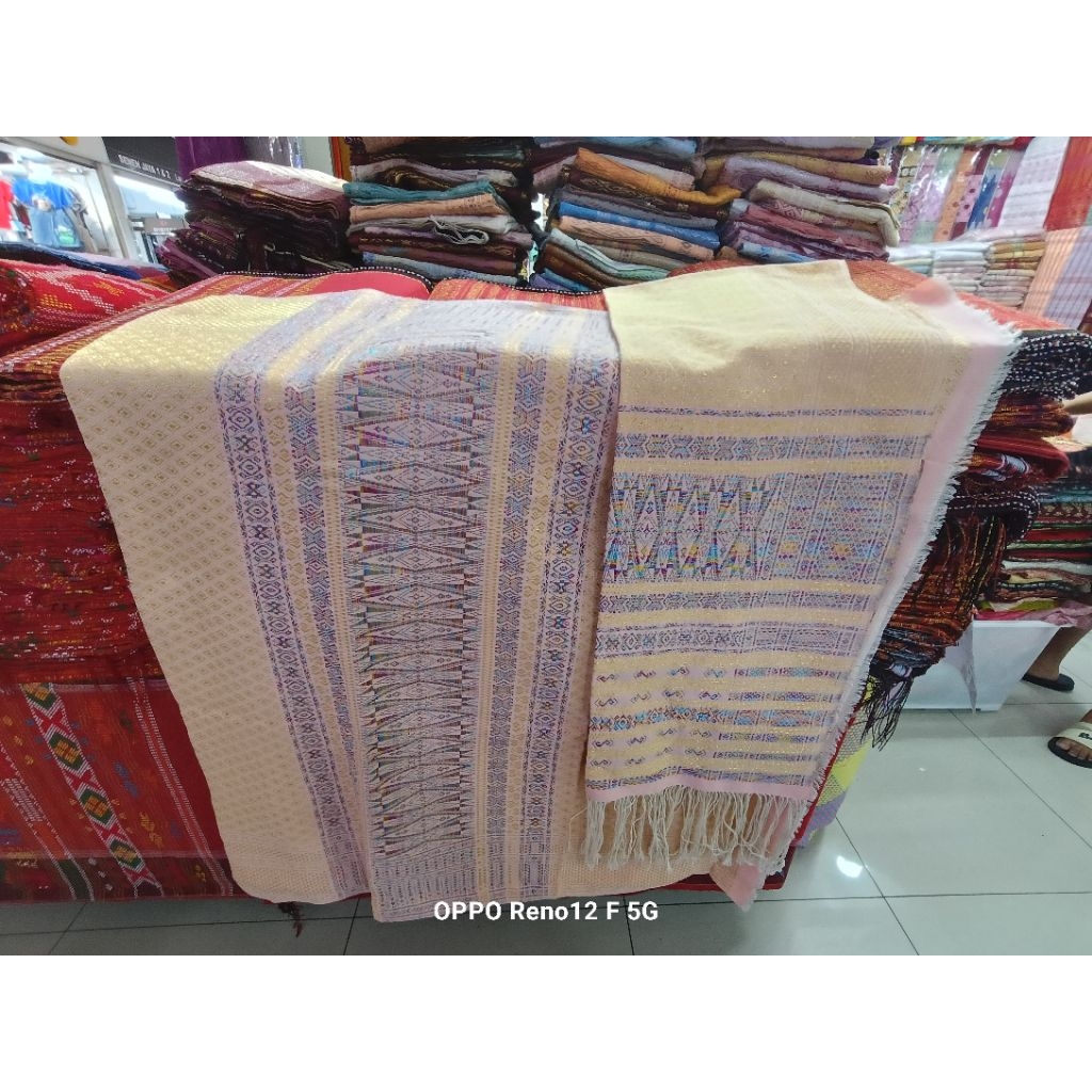 SONGKET TUMTUMAN TTS BENANG KRISTAL WARNA TUMPAL BIRU.
