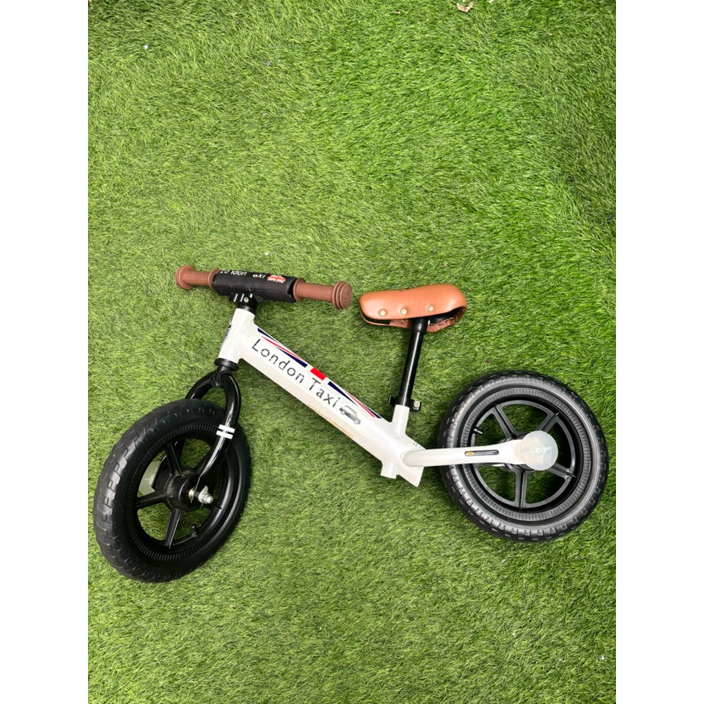 London Taxi Balance Bike Preloved
