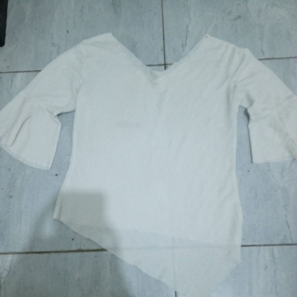 kaos putih model cutting
