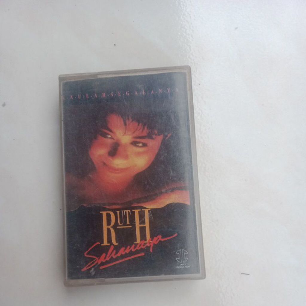 kaset pita Ruth Sahanaya