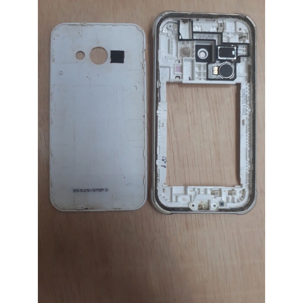 BACKDOOR+FRAME TATAKAN LCD SAMSUNG J1 ACE BEKAS ORI COPOTAN
