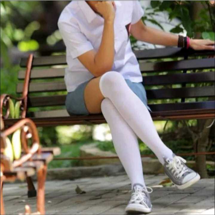 Kaos Kaki Paskibra Putih Polos Panjang Selutut/Kaos Kaki Putih Panjang Selutut Wanita Pria