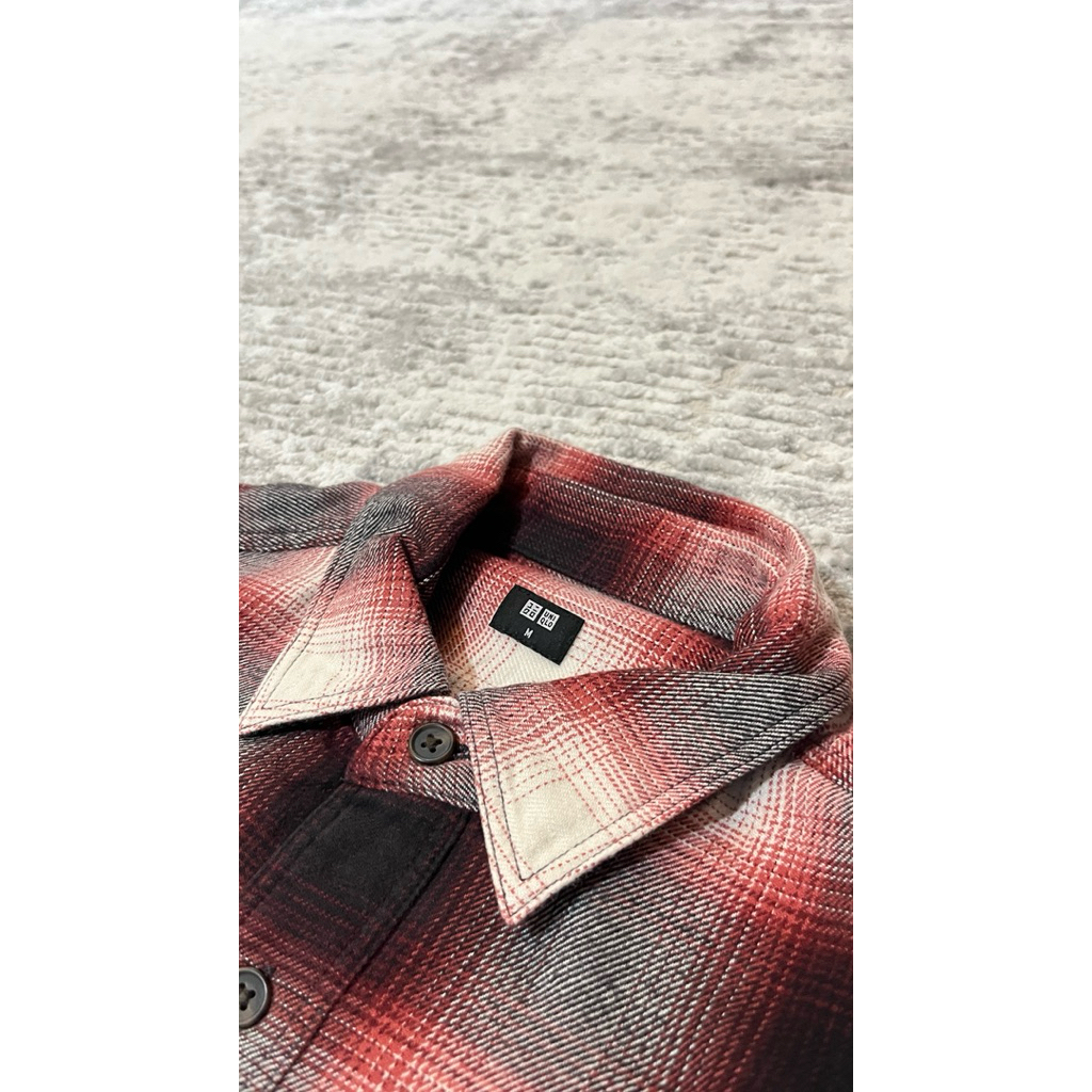 preloved kemeja flanel ori uniqlo  pria