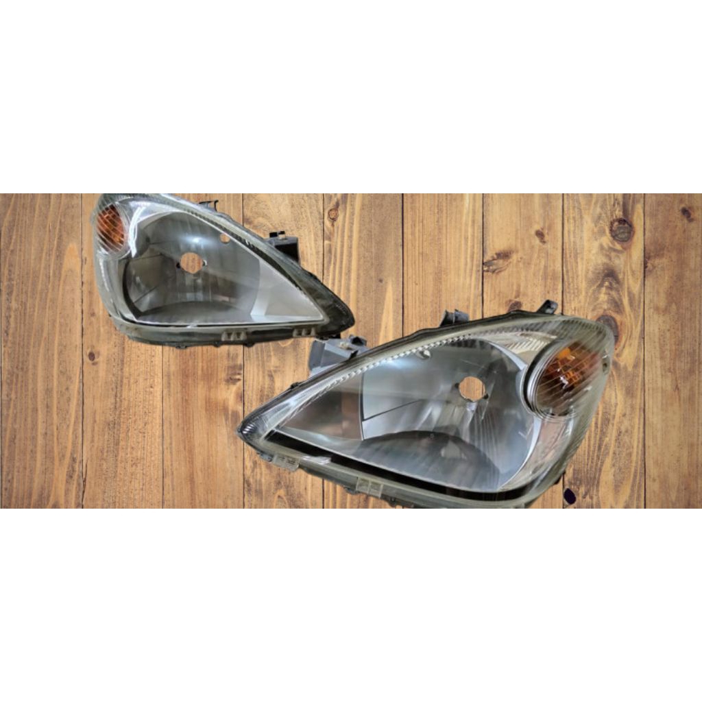 Headlamp Reflektor Lampu depan Headlight Toyota Avanza lama pnp Xenia kanan kiri original