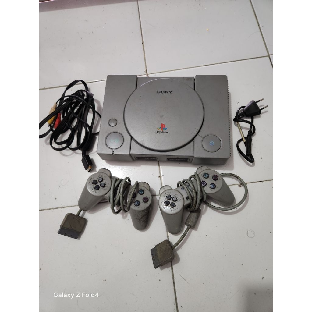 bismillah jual ps x /ps 1 fat kndsi nyala tmpil di tv optik rusak nggak bisa stik ada juga rusak