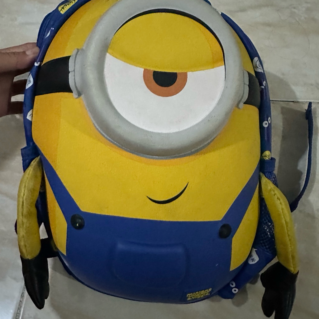 tas smiggle minion edition