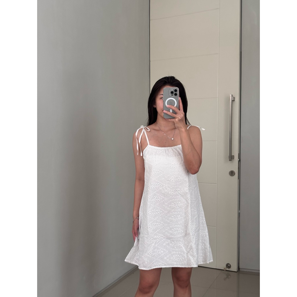 PRELOVED WHITE DRESS