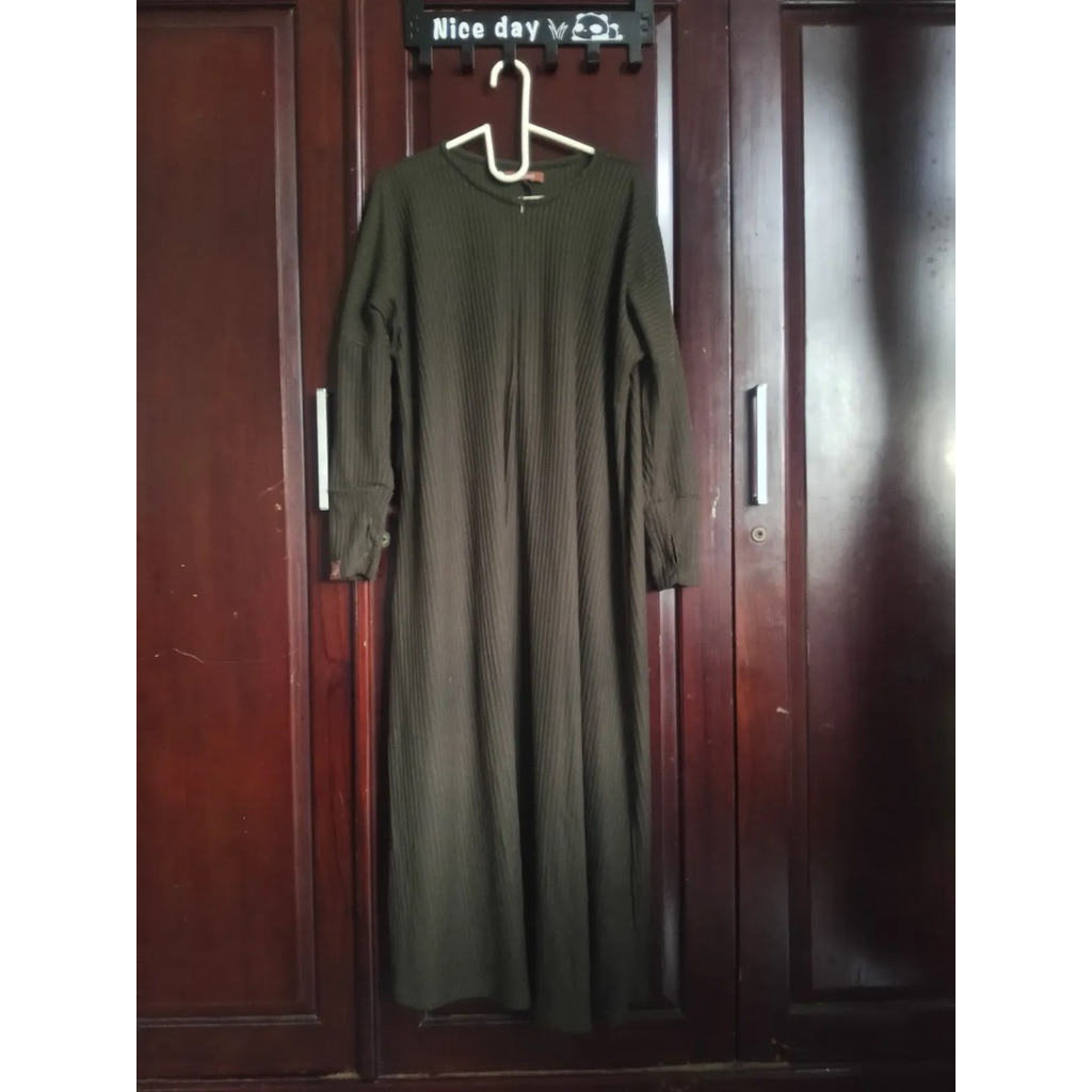 noir abaya by bellezash