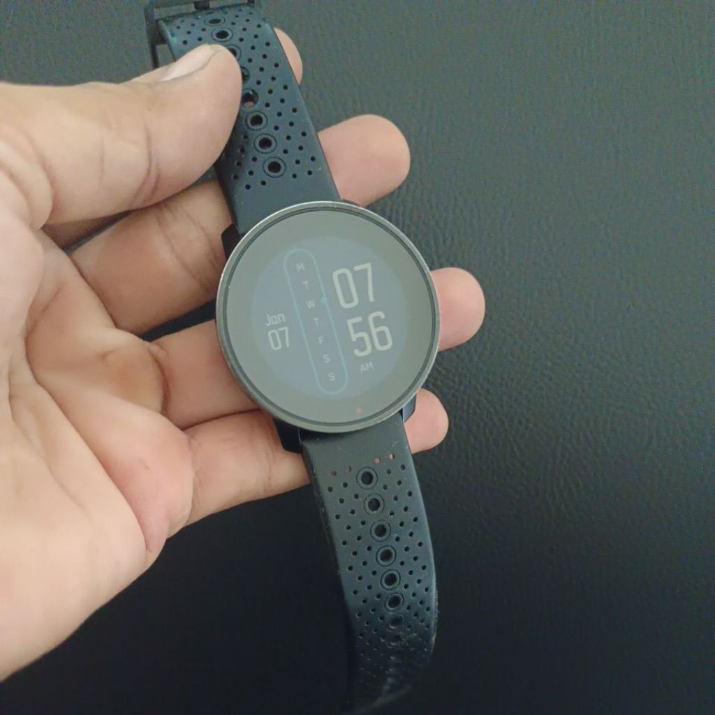 Jam smartwatch suunto 9 peak black only