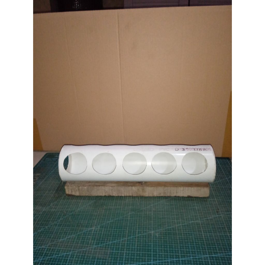 TEMPAT PAKAN ANAKAN AYAM ANTI TUMPAH