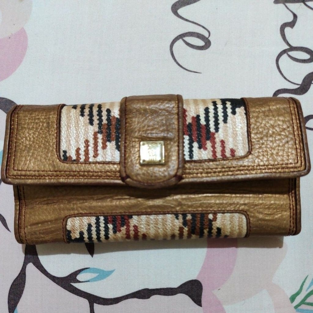 preloved dompet daks