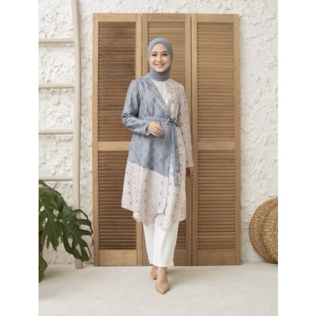 Wearing Klamby Preloved L