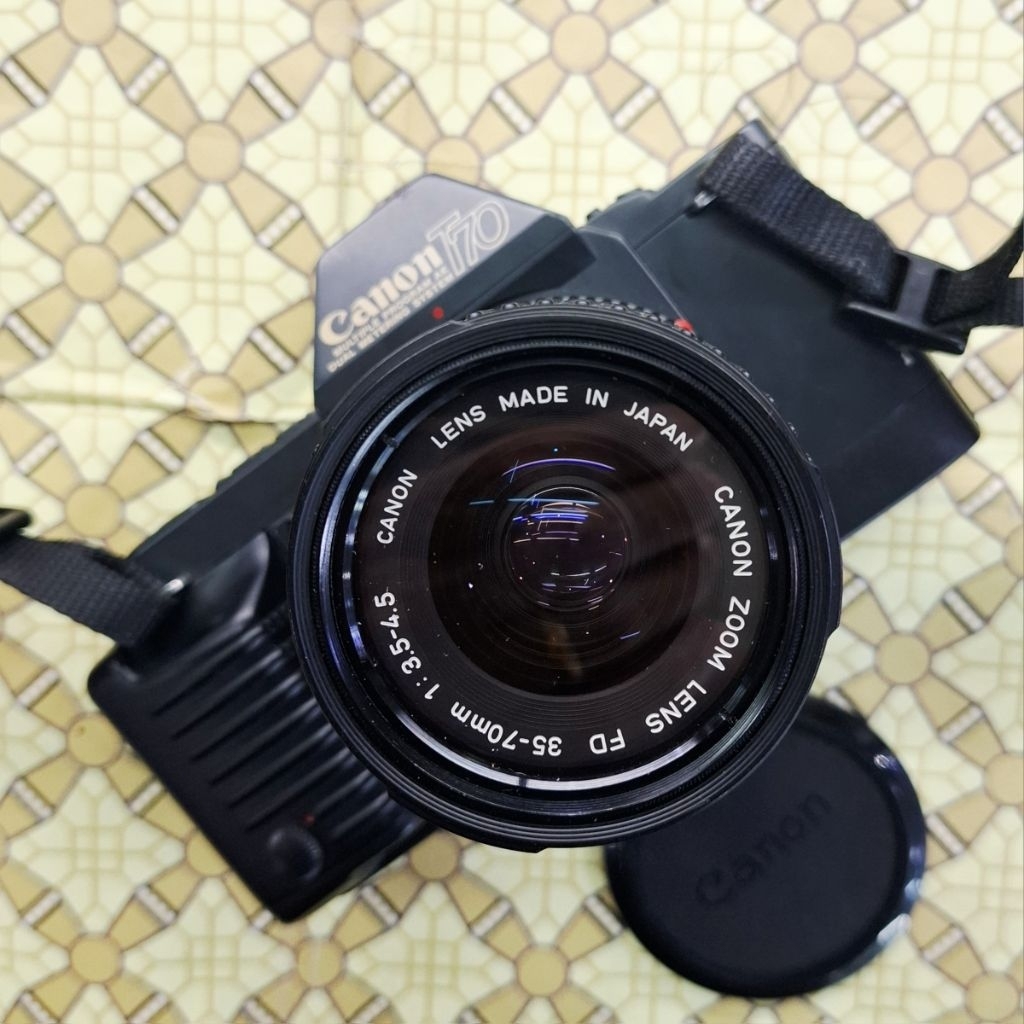 Kamera Analog Canon T70 Kit Lensa Canon FD 35-70mm Normal