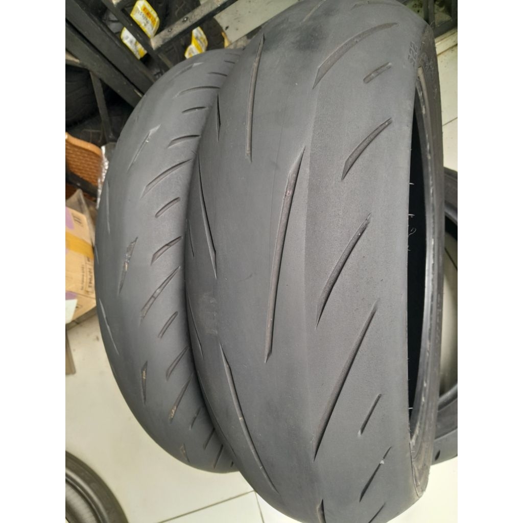 Battlax s22...120/70+190/55-17