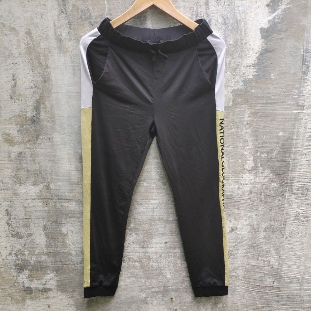 celana National Geographic