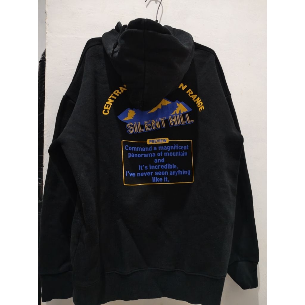 hodie like new merk alvinclo original preloved second hitam pekat