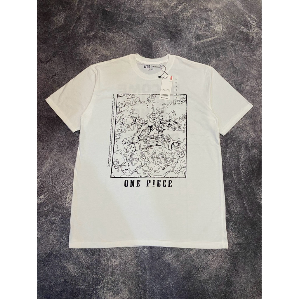 Tshirt uniqlo x one piece