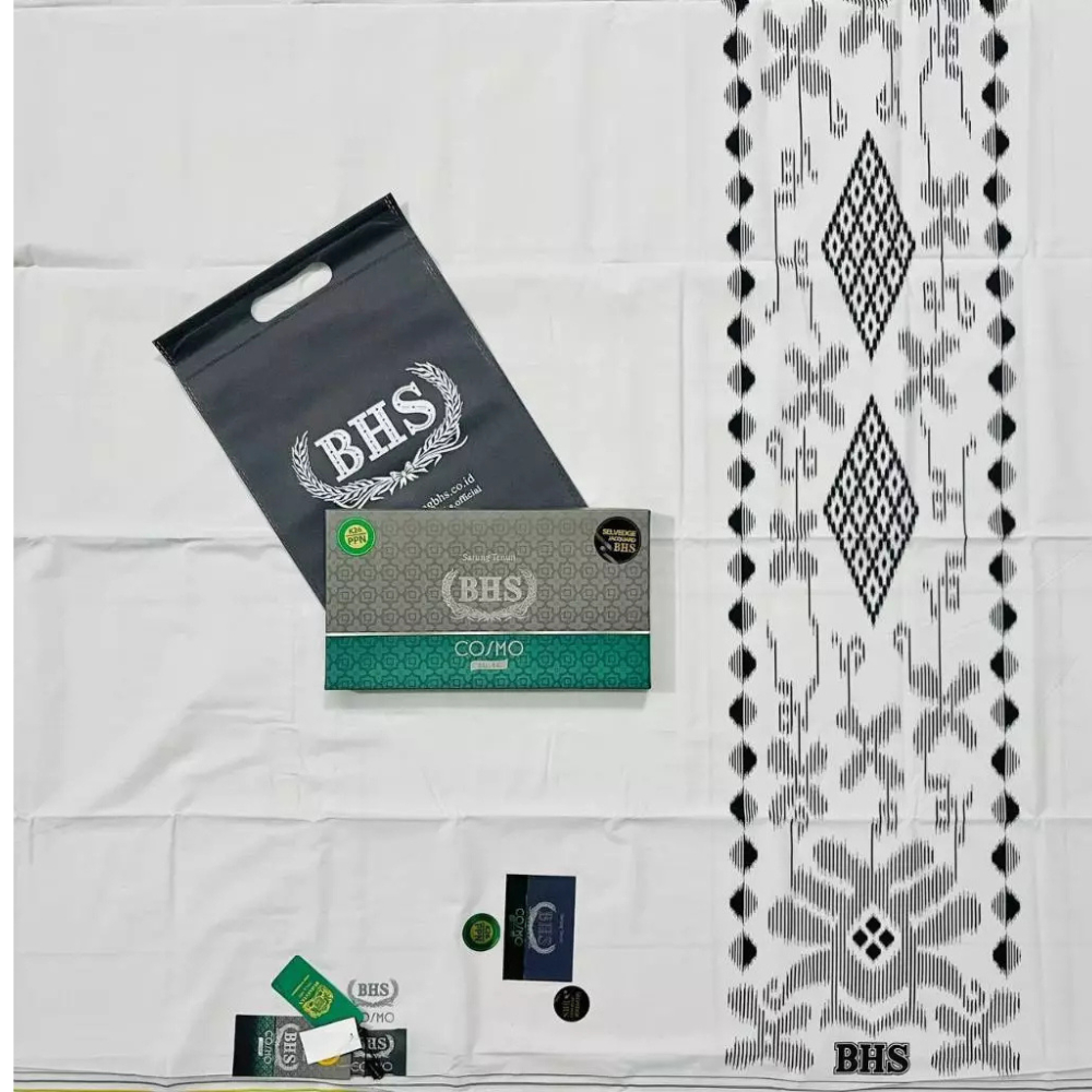 sarung bhs cosmos terbaru yang lagi trediy bahan dinggin cocok buat anak /bapak bisa cod
