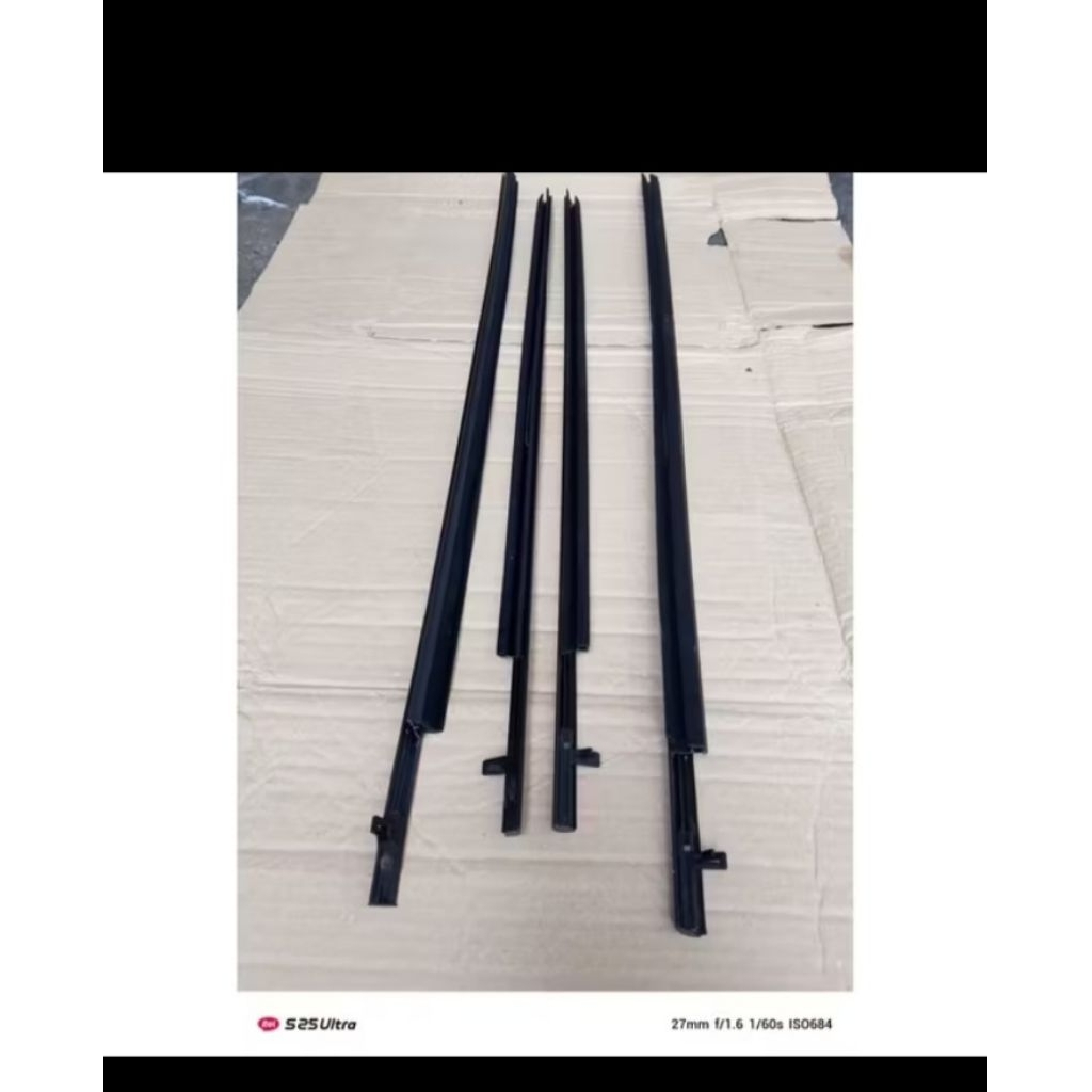 Pelipit karet pintu kaca luar Suzuki X-Over weather strip kaca luar SX4 overs hitam pnp