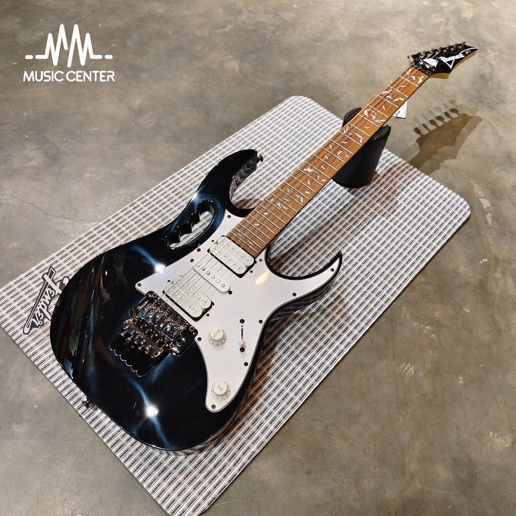 Gitar Elektrik Ibanez Steve Vai JEM-JR in Black