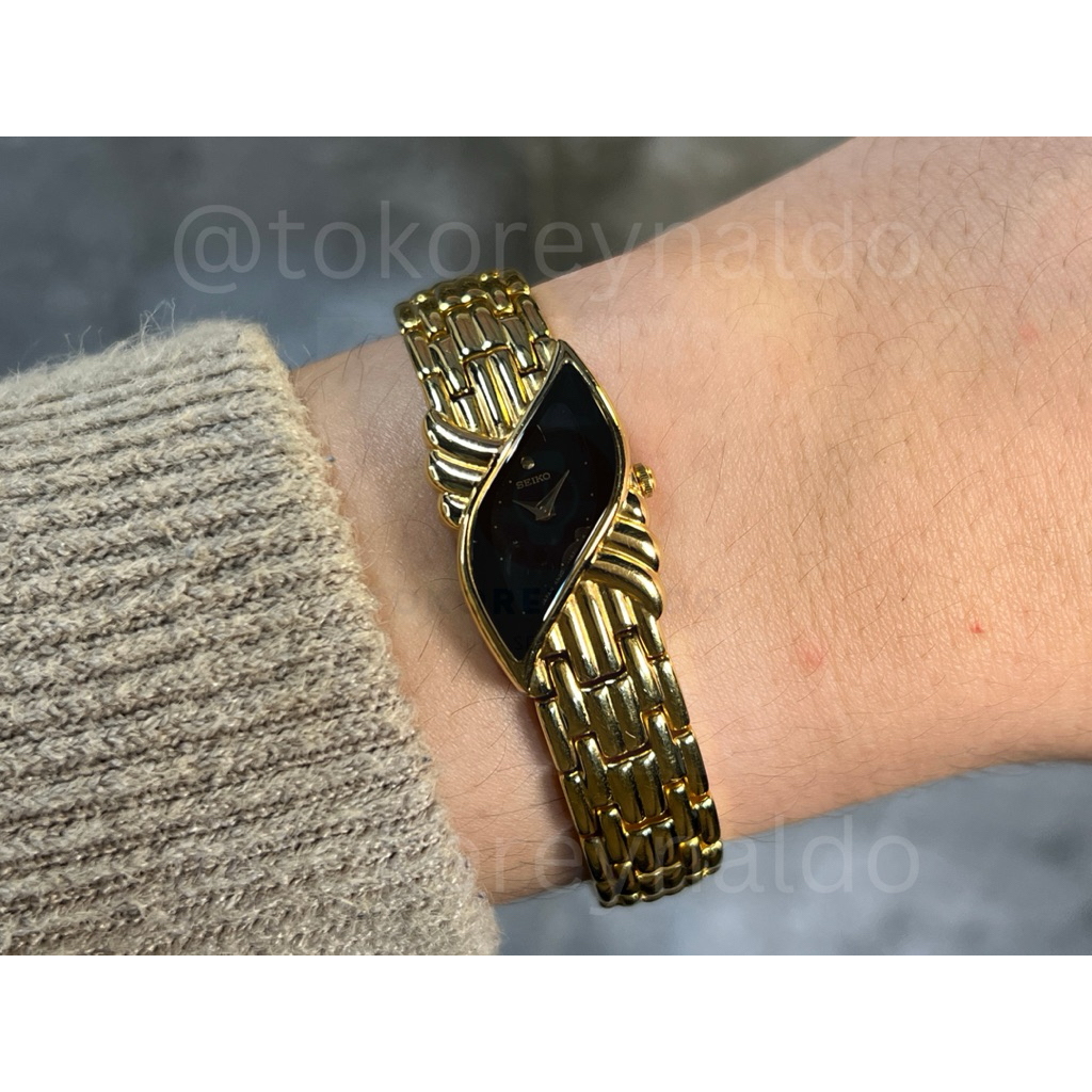 JAM TANGAN VINTAGE 1990’s SEIKO RIVOLI 4N20-5500 ASYMMETRICAL “HALF MOON” G0LD TONE BLACK DIAL LX189