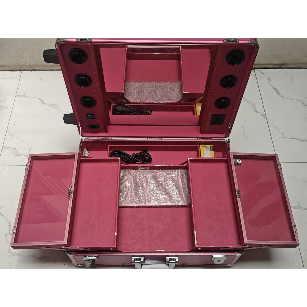 BM 712 R || MOHON DIBACA  ADA MINUS  KOPER MAKEUP PINK / KOPER MAKEUP BERODA /KOPER MAKEUP BERDIRI /
