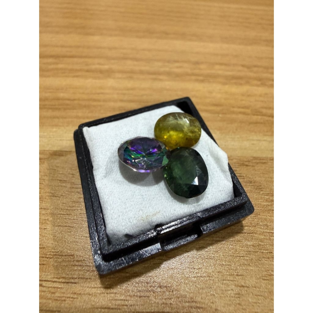 Green sapphire, Tourmaline yellow, Mystique quartz (Jaminan Natural)